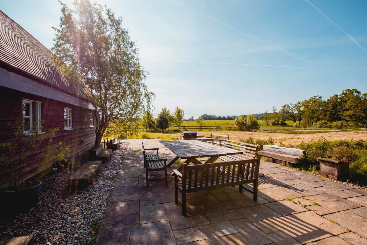 House On The Brooks Self Catering Holiday Let South Downs West Sussex Sleeps 14 Pulborough Exterior photo